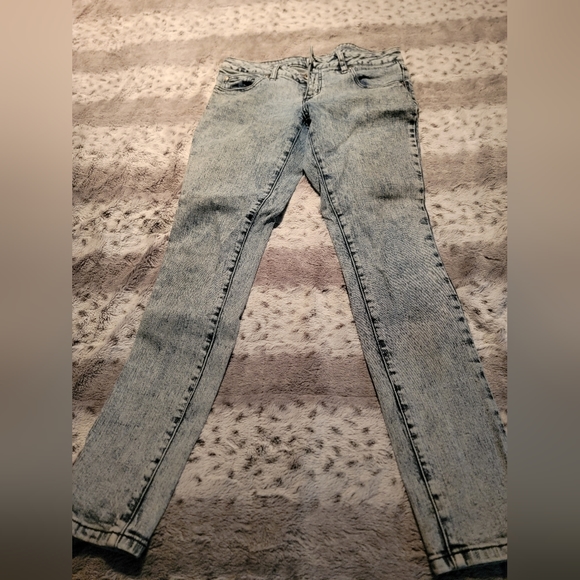 Wonens size 9 jeans - Picture 1 of 2